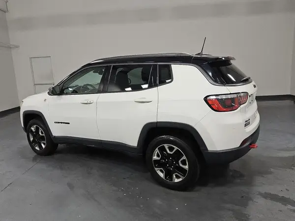3C4NJDDB4HT635193 2017 JEEP COMPASS - Image 2