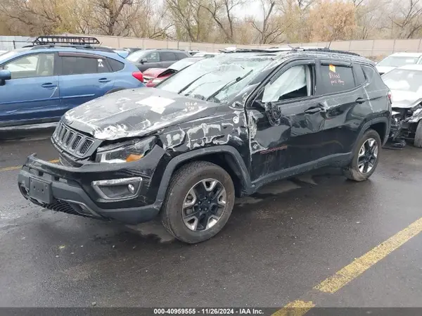 3C4NJDDB4JT128820 2018 JEEP COMPASS - Image 2
