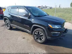 3C4NJDDB4JT128932 2018 JEEP COMPASS