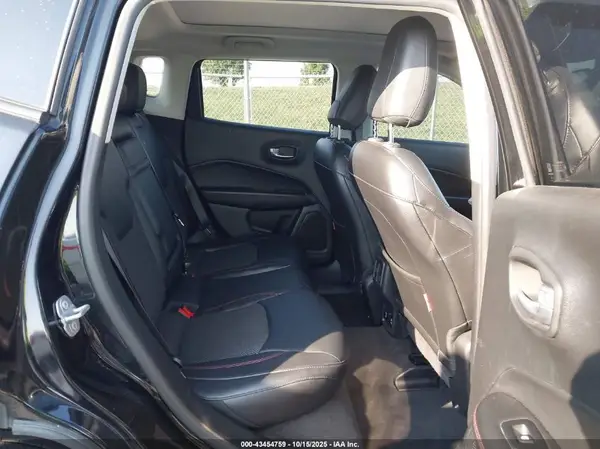 3C4NJDDB4JT128932 2018 JEEP COMPASS - Image 8