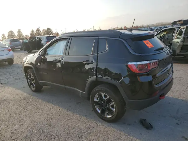 3C4NJDDB4JT129398 2018 JEEP COMPASS - Image 2