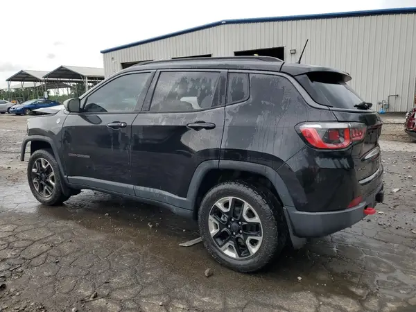 3C4NJDDB4JT147867 2018 JEEP COMPASS - Image 2