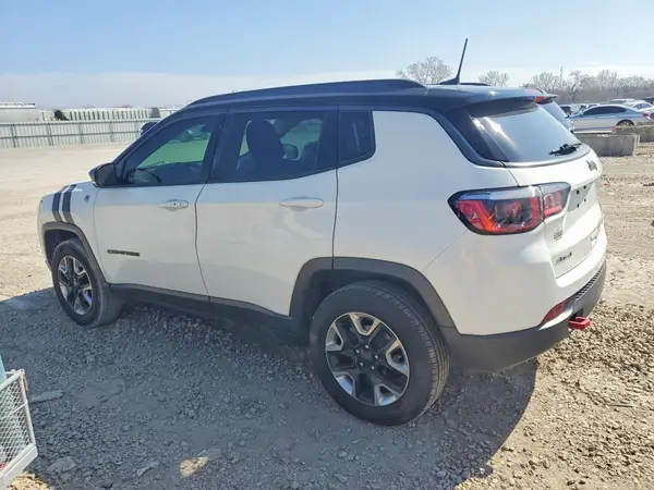 3C4NJDDB4JT163261 2018 JEEP COMPASS - Image 2