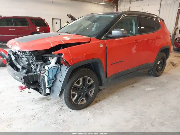 3C4NJDDB4JT169366 2018 JEEP COMPASS - Image 2