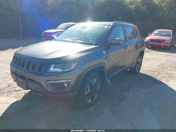 3C4NJDDB4JT169724 2018 JEEP COMPASS - Image 2