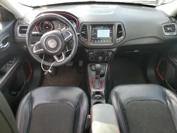 3C4NJDDB4JT187575 2018 JEEP COMPASS - Image 8