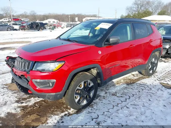 3C4NJDDB4JT191819 2018 JEEP COMPASS - Image 2