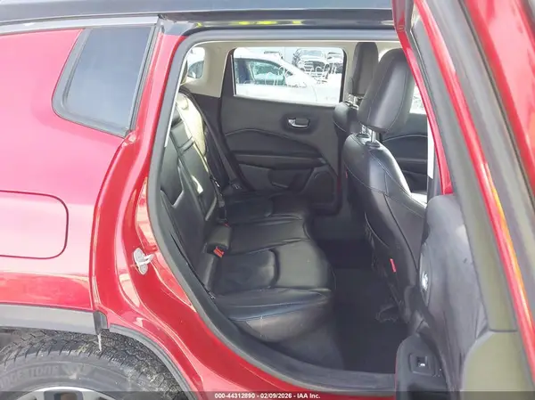 3C4NJDDB4JT191819 2018 JEEP COMPASS - Image 8