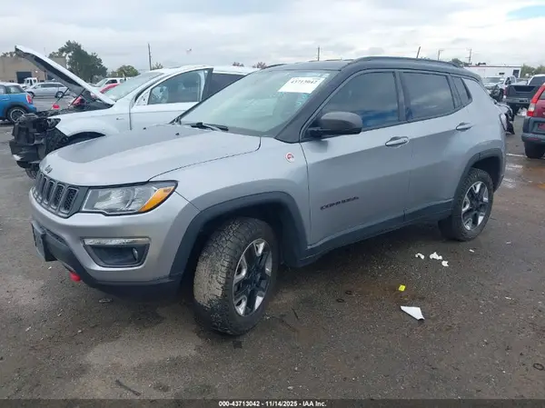 3C4NJDDB4JT198785 2018 JEEP COMPASS - Image 2