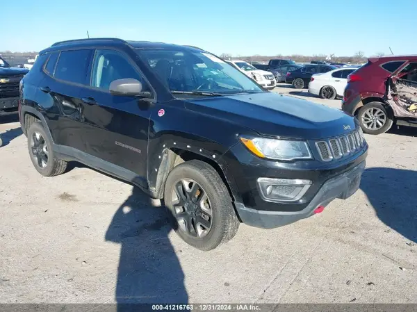 3C4NJDDB4JT202687 2018 JEEP COMPASS - Image 1