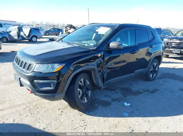 3C4NJDDB4JT202687 2018 JEEP COMPASS - Image 2
