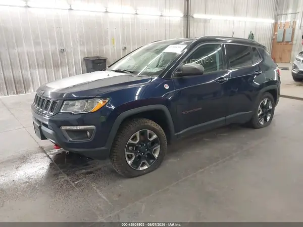 3C4NJDDB4JT207582 2018 JEEP COMPASS - Image 2