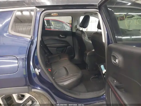 3C4NJDDB4JT207582 2018 JEEP COMPASS - Image 8