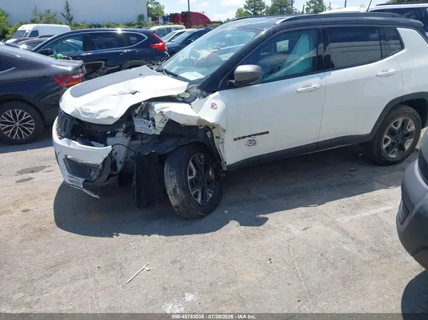 3C4NJDDB4JT210711 2018 JEEP COMPASS - Image 2