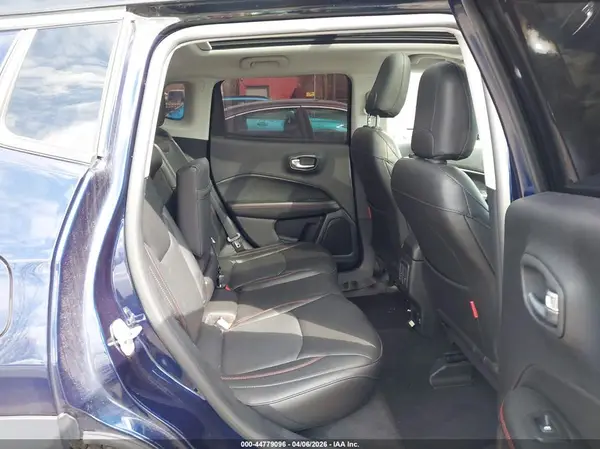 3C4NJDDB4JT231090 2018 JEEP COMPASS - Image 8
