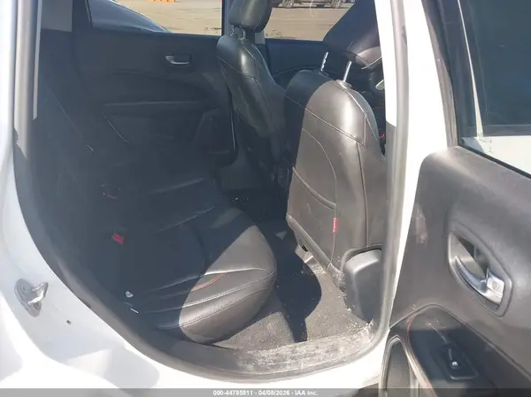 3C4NJDDB4JT231624 2018 JEEP COMPASS - Image 8