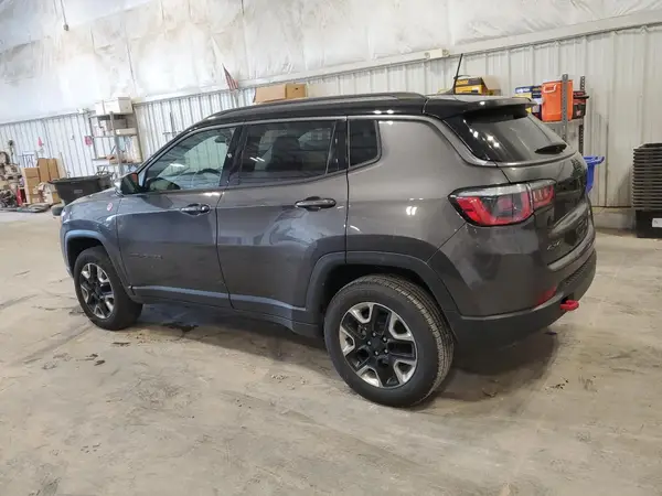 3C4NJDDB4JT234670 2018 JEEP COMPASS - Image 2