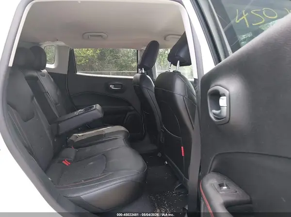3C4NJDDB4JT255616 2018 JEEP COMPASS - Image 8