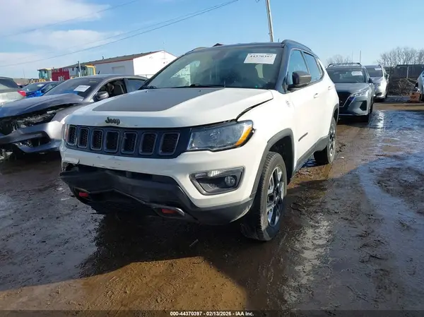 3C4NJDDB4JT256216 2018 JEEP COMPASS - Image 2