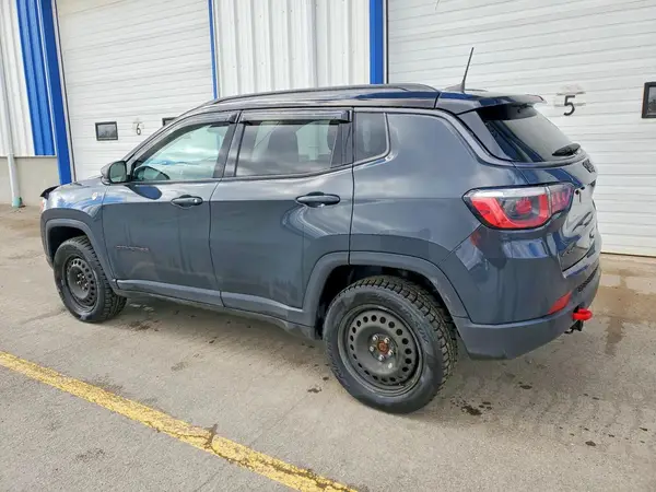 3C4NJDDB4JT281231 2018 JEEP COMPASS - Image 2