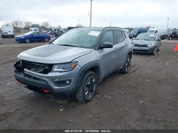 3C4NJDDB4JT284582 2018 JEEP COMPASS - Image 2