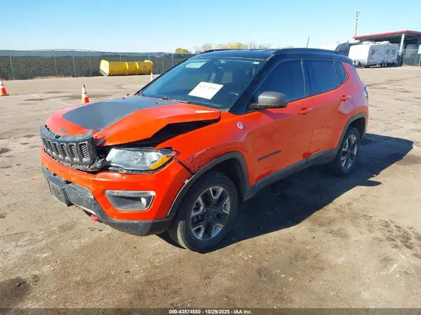 3C4NJDDB4JT315734 2018 JEEP COMPASS - Image 2