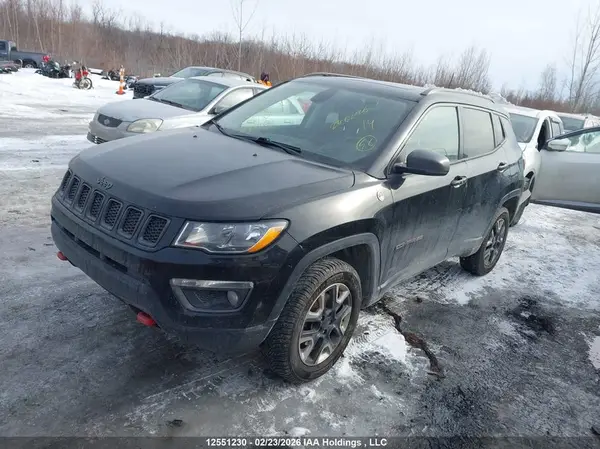 3C4NJDDB4JT316074 2018 JEEP COMPASS - Image 2