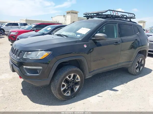 3C4NJDDB4JT324143 2018 JEEP COMPASS - Image 2