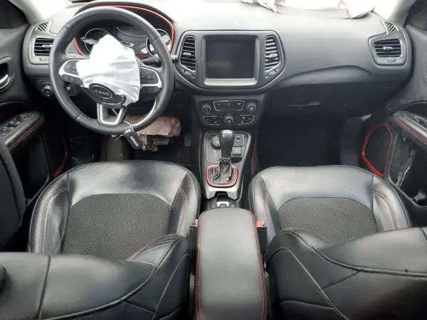 3C4NJDDB4JT337457 2018 JEEP COMPASS - Image 8