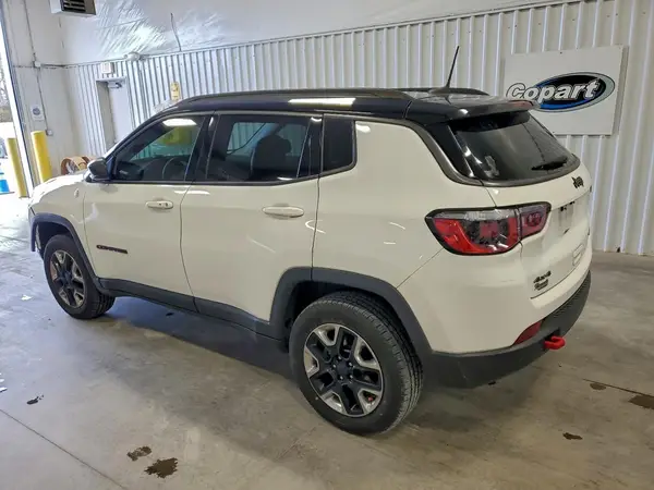 3C4NJDDB4JT345879 2018 JEEP COMPASS - Image 2