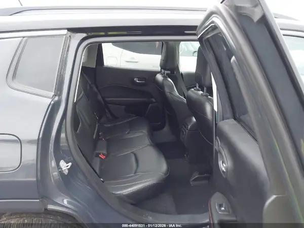 3C4NJDDB4JT366781 2018 JEEP COMPASS - Image 8
