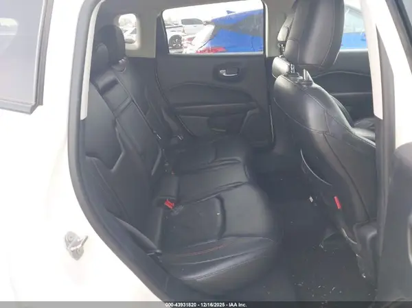3C4NJDDB4JT404042 2018 JEEP COMPASS - Image 8