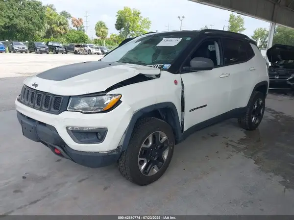 3C4NJDDB4JT417518 2018 JEEP COMPASS - Image 2