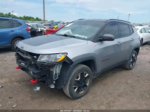 3C4NJDDB4JT465505 2018 JEEP COMPASS - Image 2