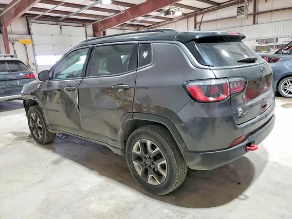 3C4NJDDB4JT470042 2018 JEEP COMPASS - Image 2