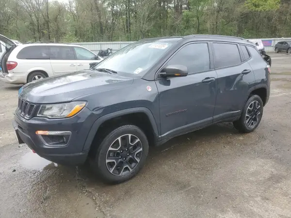 3C4NJDDB4JT479257 2018 JEEP COMPASS - Image 1