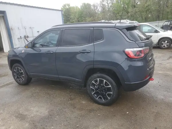 3C4NJDDB4JT479257 2018 JEEP COMPASS - Image 2