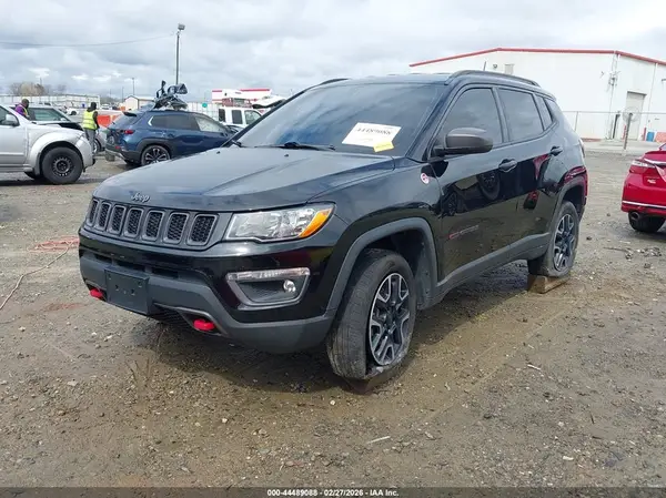 3C4NJDDB4JT501225 2018 JEEP COMPASS - Image 2