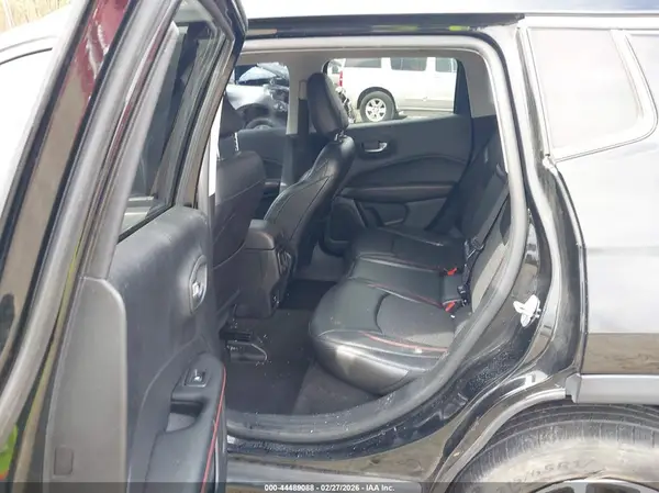 3C4NJDDB4JT501225 2018 JEEP COMPASS - Image 8