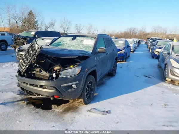 3C4NJDDB4JT501774 2018 JEEP COMPASS - Image 2