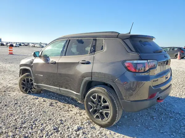 3C4NJDDB4KT617820 2019 JEEP COMPASS - Image 2
