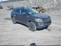 3C4NJDDB4KT618255 2019 JEEP COMPASS
