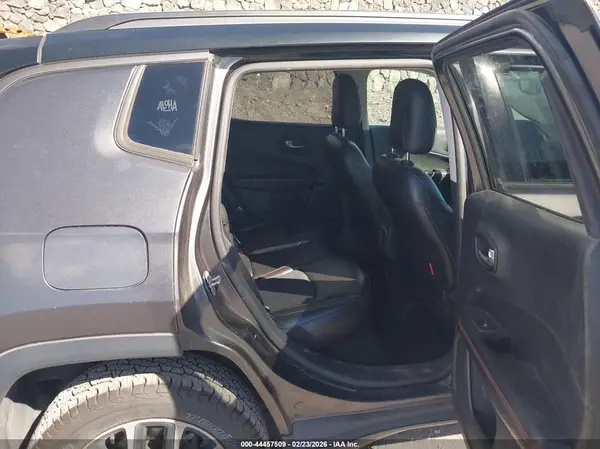 3C4NJDDB4KT618255 2019 JEEP COMPASS - Image 8