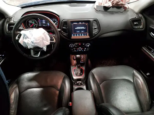 3C4NJDDB4KT639655 2019 JEEP COMPASS - Image 8