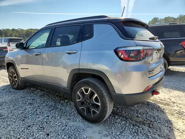 3C4NJDDB4KT671389 2019 JEEP COMPASS - Image 2