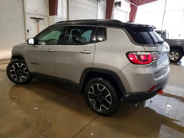 3C4NJDDB4KT671716 2019 JEEP COMPASS - Image 2