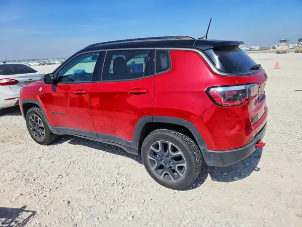 3C4NJDDB4KT686152 2019 JEEP COMPASS - Image 2