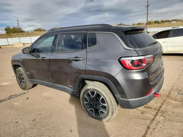 3C4NJDDB4KT696745 2019 JEEP COMPASS - Image 2
