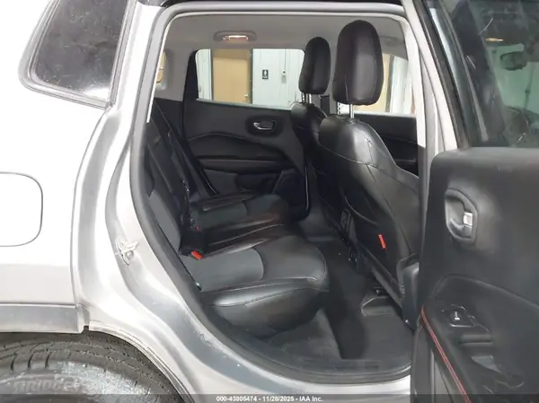 3C4NJDDB4KT702821 2019 JEEP COMPASS - Image 8