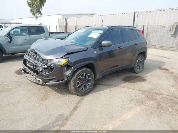 3C4NJDDB4KT721966 2019 JEEP COMPASS - Image 2
